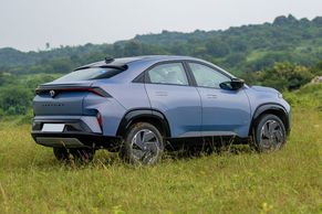 Tata Curvv EV Rear Right Side Image