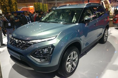 Tata Gravitas Front Left Side Image
