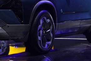 Tata Harrier EV Wheel Image