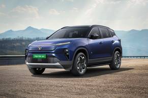 Tata Harrier EV Front Left Side Image