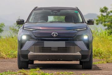 Tata Harrier EV Front View Image