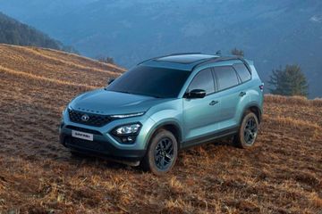Tata Safari 2021-2023 Front Left Side Image