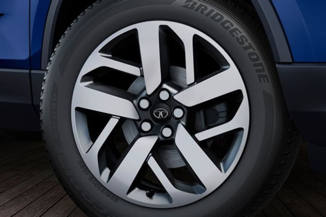 டாடா சாஃபாரி 2021-2023 சக்கர image