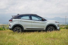 Tata Nexon EV Front Right View Image