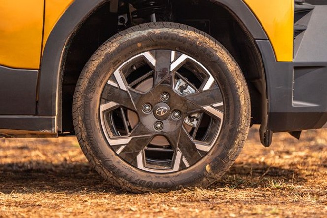 ടാടാ പഞ്ച് ചക്രം image