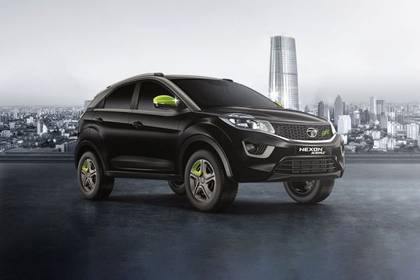 Tata Nexon 2017-2020 Front Right View Image