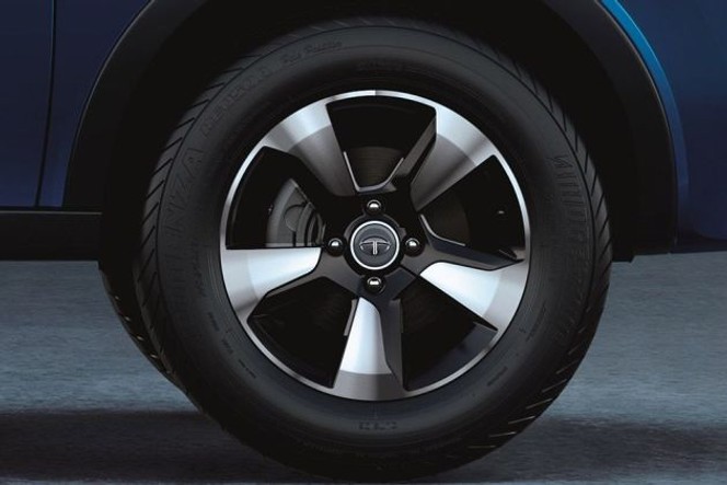 டாடா நிக்சன் 2017-2020 சக்கர image