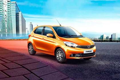 Tata Tiago 2015-2019 Front Left Side Image