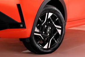 Tata Tiago Wheel Image