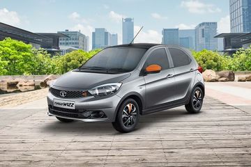 Tata Tiago 2019-2020 Front Left Side Image