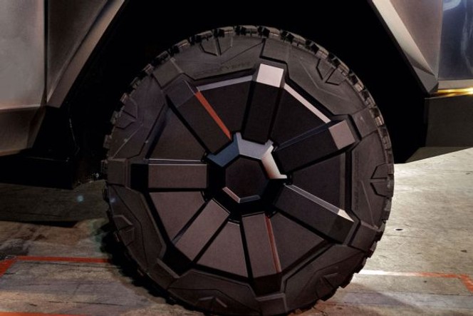 ടെസ്ല സൈബർട്രക്ക് ചക്രം image