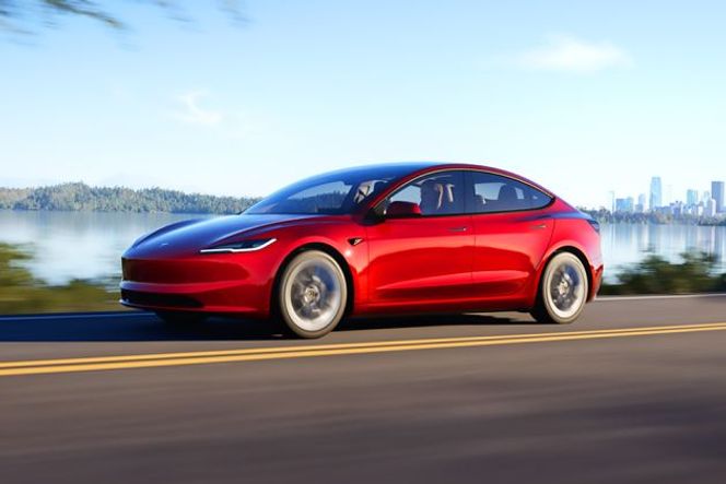 Tesla Model 3 Front Left Side Image
