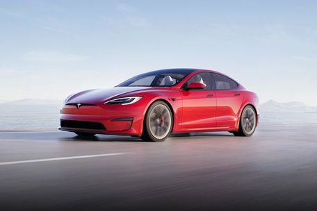 Tesla Model S Front Left Side Image