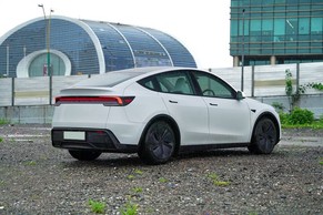 Tesla Model Y Rear Right Side Image