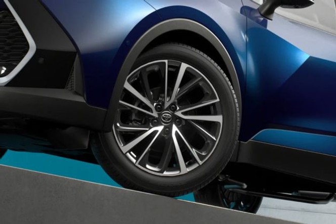 ಟೊಯೋಟಾ ಚಿ-ಹೆಜ್‌ಆರ್‌ ವೀಲ್ image