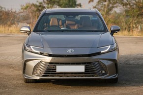 Toyota Camry Front View Image