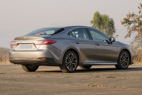 Toyota Camry Rear Right Side Image