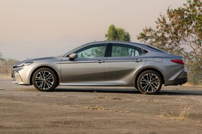 Toyota Camry Side View (Left)  Image