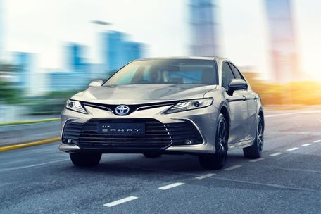 Toyota Camry Front Left Side Image