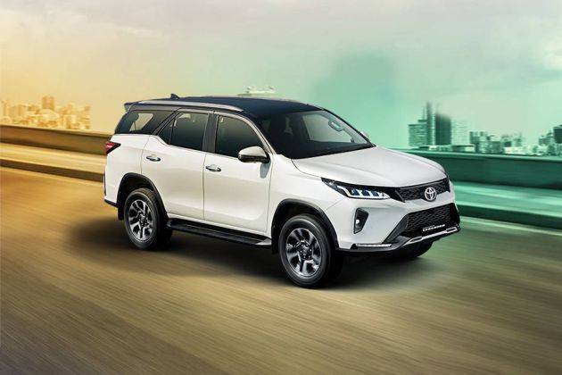 Toyota Fortuner Legender Front Left Side Image