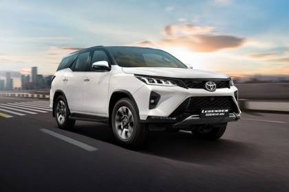 Toyota Fortuner Legender Front Left Side Image