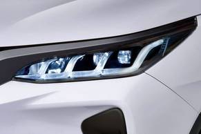 Toyota Fortuner Legender Headlight Image