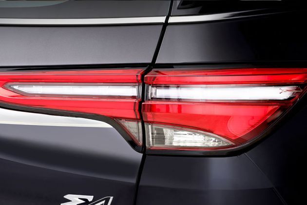 Toyota Fortuner Taillight Image