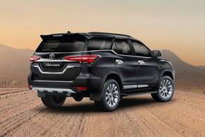 Toyota Fortuner Rear Right Side Image