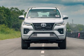Toyota Fortuner Front View Image