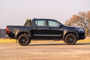 Toyota Hilux Front Right View Image