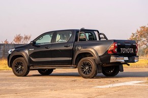 Toyota Hilux Rear Left View Image