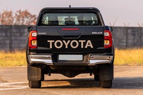 Toyota Hilux Rear view Image
