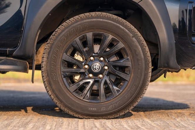 టయోటా హైలక్స్ వీల్ image