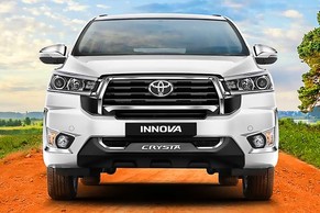 Toyota Innova Crysta Front View Image