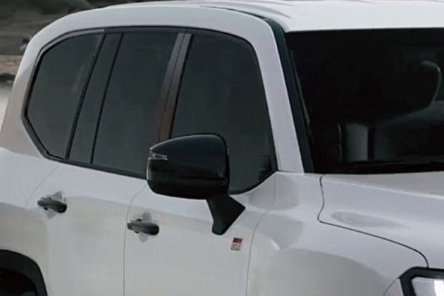 Toyota Land Cruiser 300 Side Mirror (Body) Image