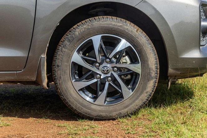 टोयोटा रुमियन व्हील image