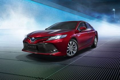 Toyota Camry 2019 Front Left Side Image