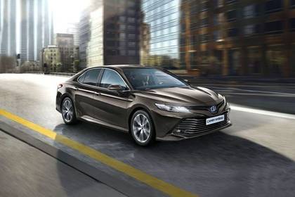 Toyota Camry Hybrid On Road Price Electric Battery Features Specs Images