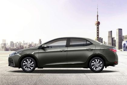 Toyota Corolla Altis Side View (Left)  Image