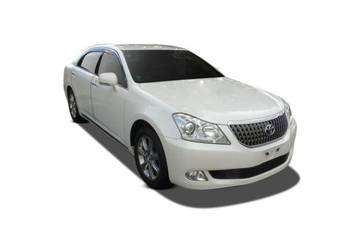 Toyota Crown Front Left Side Image