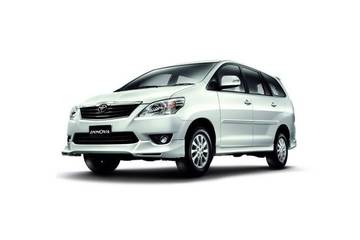 Toyota Innova 2012-2013 Front Left Side Image