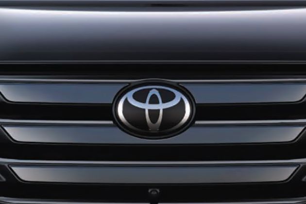 Toyota Vellfire Front Grill - Logo Image