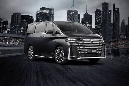 Toyota Vellfire Front Right Side View