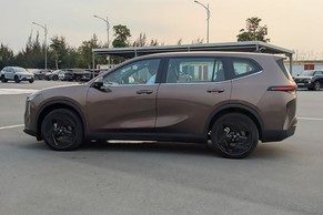 VinFast VF MPV 7 Side View (Left)  Image