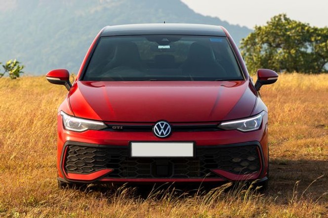 Volkswagen Golf GTI Front View Image