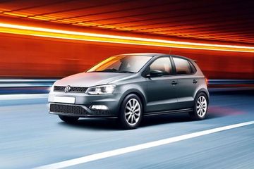 Volkswagen Polo Front Left Side Image