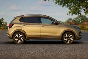 Volkswagen Taigun Front Right View Image