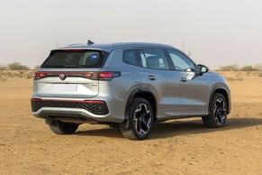 Volkswagen Tayron R-Line Rear Right Side Image