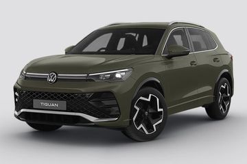 Volkswagen Tiguan R-Line Front Left Side Image
