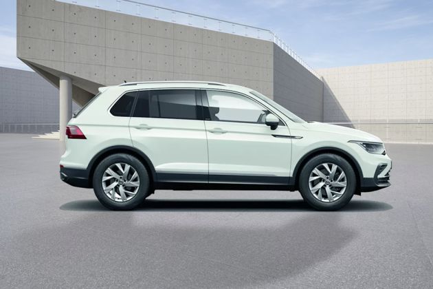 Volkswagen Tiguan ホワイト SUV White Volkswagen Tiguan Elegance SUV for Sale or on Finance